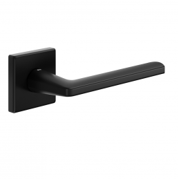 juoda 37€